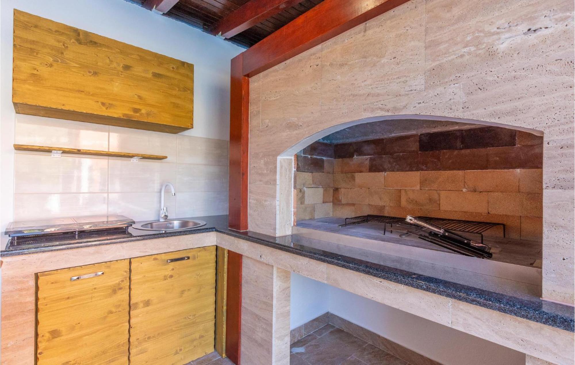 Nice Apartment In Plano With Kitchen 外观 照片