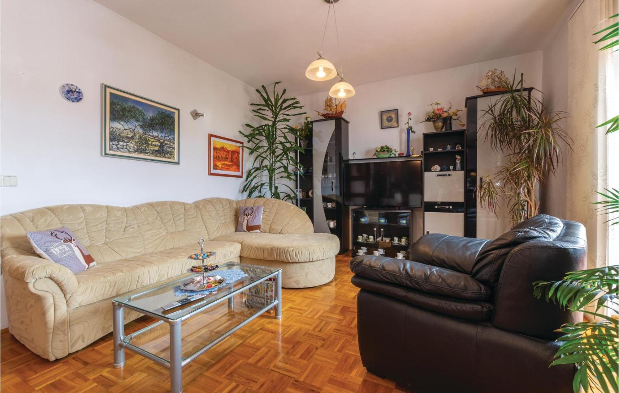 Nice Apartment In Plano With Kitchen 外观 照片
